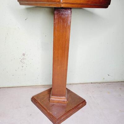 SOLID WOOD PEDESTAL TABLE