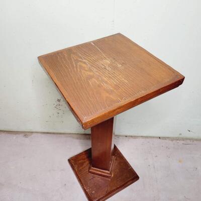 SOLID WOOD PEDESTAL TABLE