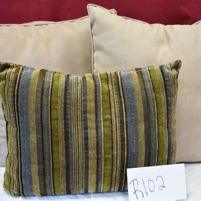 Throw/Sofa Pillow Lot