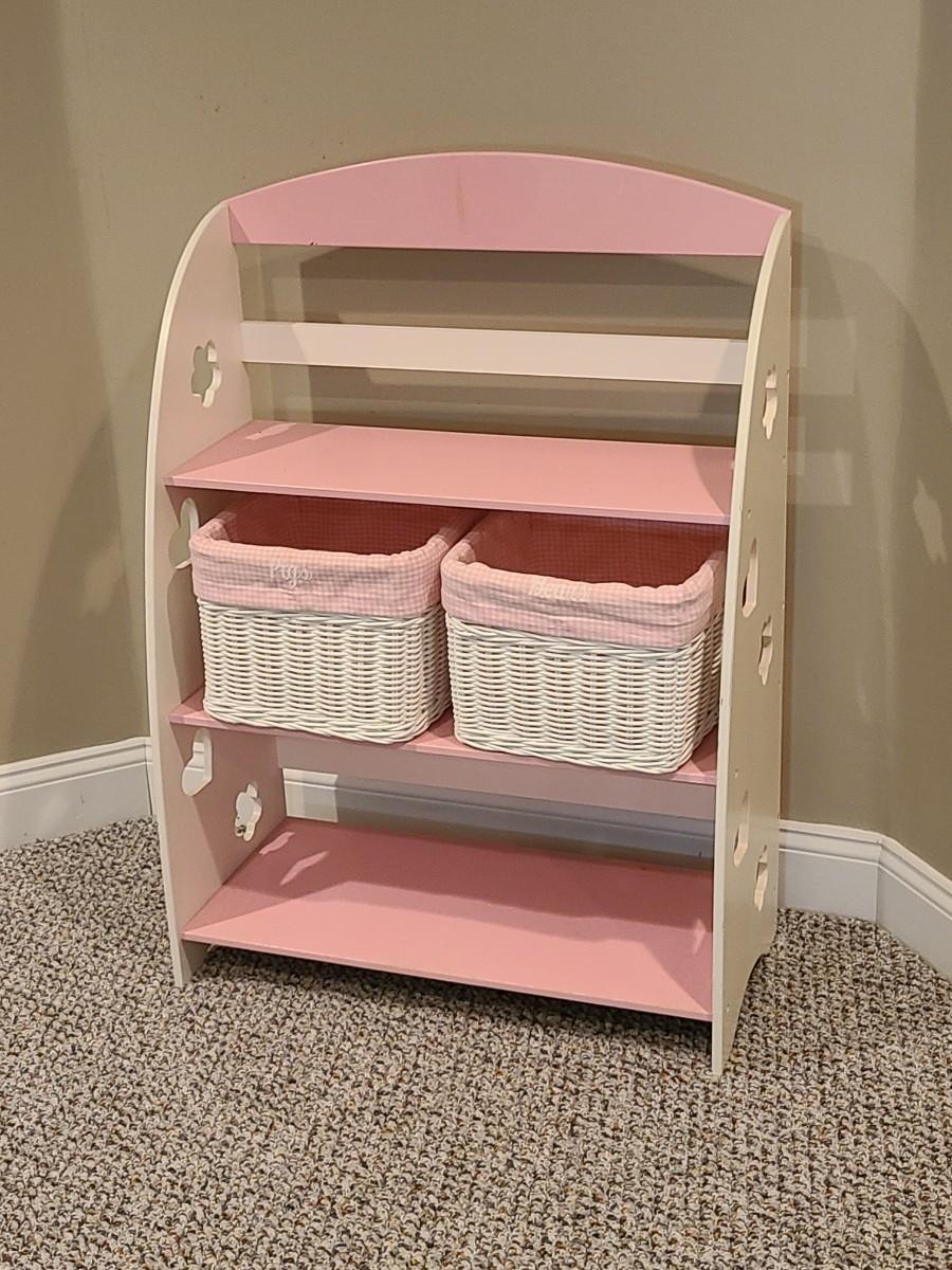 LOT 98 Kids/Baby Bookshelf/Basket Storage Shelf