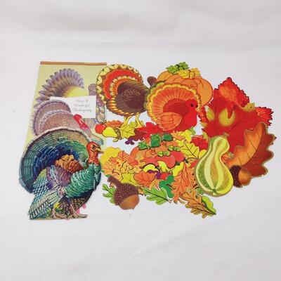 VINTAGE FALL DIE CUT PAPERBOARD AND MISC TURKEYS LOT