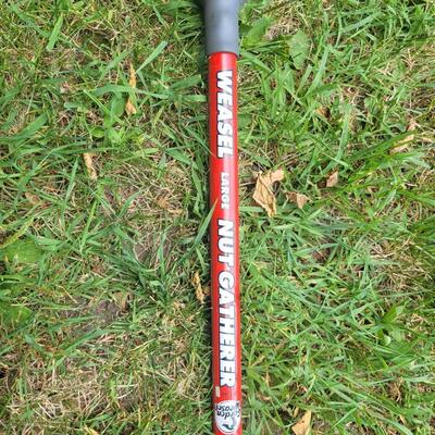 WEASEL NUT GATHERER YARD TOOL
