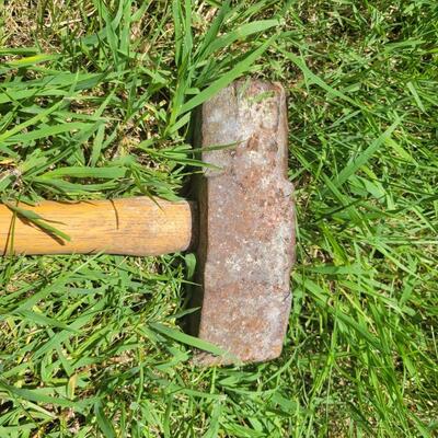 LONG HANDLED SLEDGE HAMMER