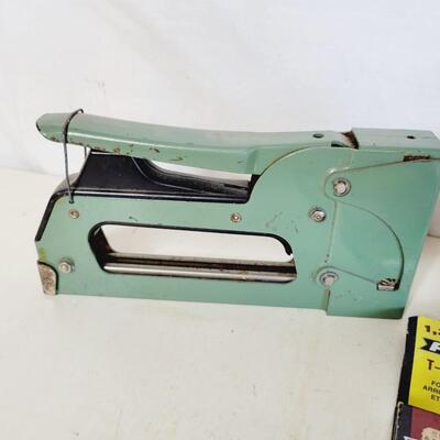 VINTAGE STAPLER & STAPLES BUNDLE