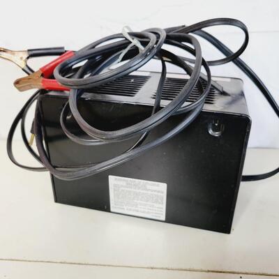 10 TO 2 AMP AUTOMATIC BATTERY CHARGER