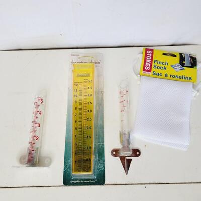 OUTDOOR RAIN COUNTER & BIRD FEEDER BUNDLE
