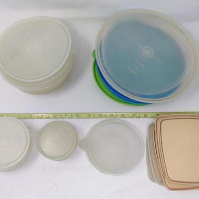 TUPPERWARE MISC LIDS LOT