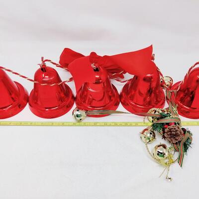 MERRY CHRISTMAS SIGN AND BELLS LOT