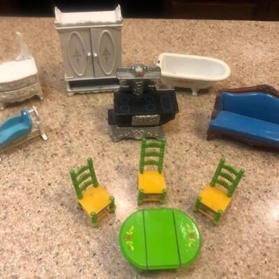 Vintage 1980 Mattel THE LITTLES Metal Doll House Furniture 10 Piece LOT Set