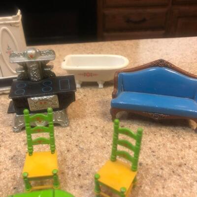 Vintage 1980 Mattel THE LITTLES Metal Doll House Furniture 10 Piece LOT Set