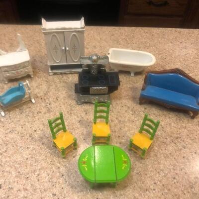 Vintage 1980 Mattel THE LITTLES Metal Doll House Furniture 10 Piece LOT Set