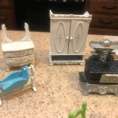 Vintage 1980 Mattel THE LITTLES Metal Doll House Furniture 10 Piece LOT Set
