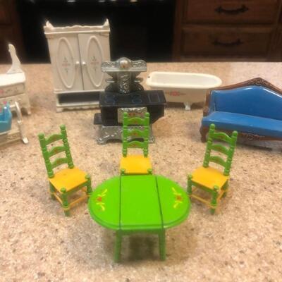 Vintage 1980 Mattel THE LITTLES Metal Doll House Furniture 10 Piece LOT Set