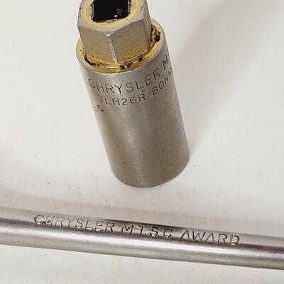 CHRYSLER RACHET & SOCKET TOOL