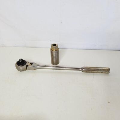 CHRYSLER RACHET & SOCKET TOOL