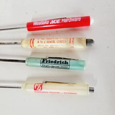 ASSORMENT OF ADVERTISMENT SCREWDRIVERS