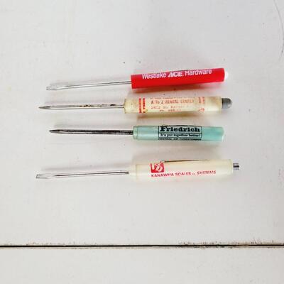ASSORMENT OF ADVERTISMENT SCREWDRIVERS