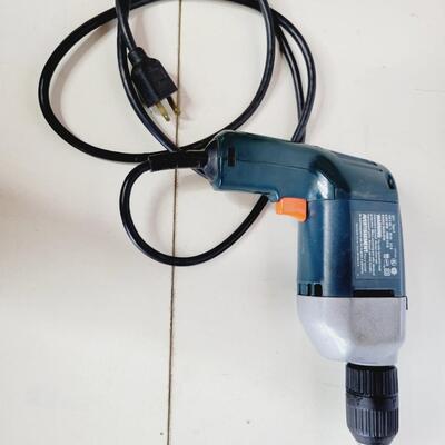 BLACK & DECKER ELECTRIC DRILL