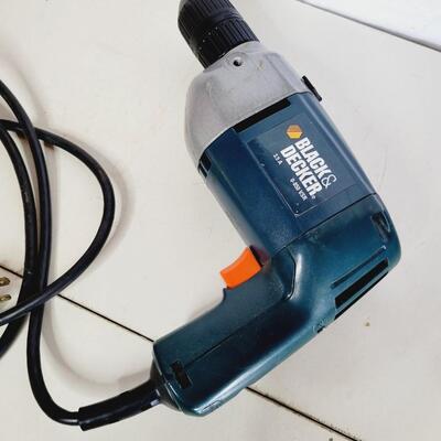 BLACK & DECKER ELECTRIC DRILL