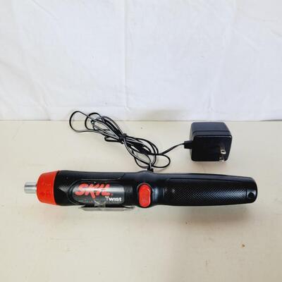 SKIL ELECTRIC TWIST w/ CHARGER