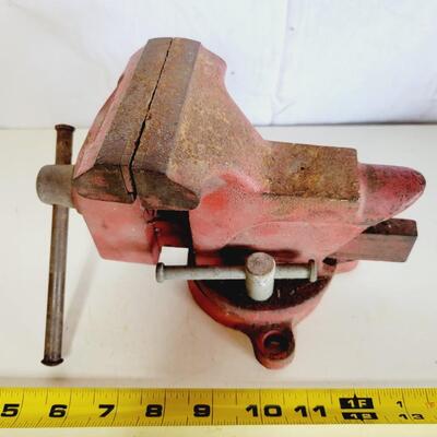 GARAGE VICE CLAMP W/ SCREWS