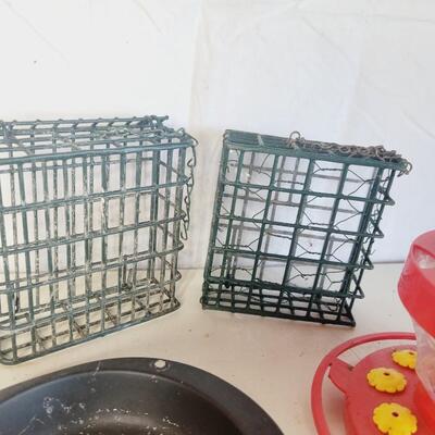 OUTDOOR BIRD FEEDER ASSORTMENT