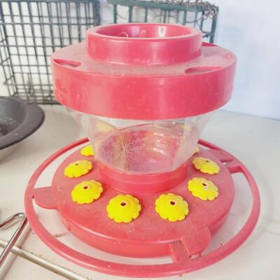 OUTDOOR BIRD FEEDER ASSORTMENT