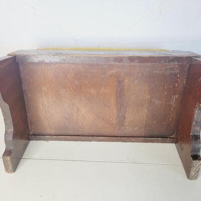 CUTE SMALL VINTAGE BENCH