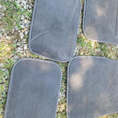 CARPETED VEHICLE CAR MATS