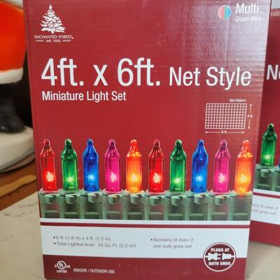8 BOXES OF NEW MULTI COLORED NET LIGHTING