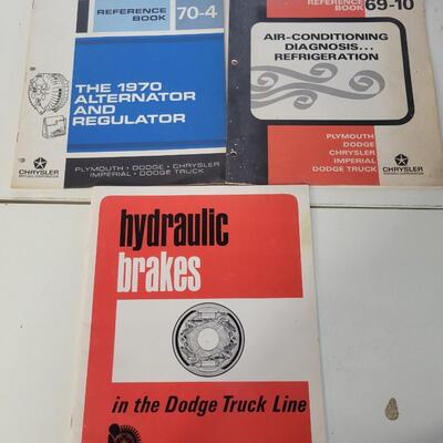 VEHICLE REFERENCE BOOKS