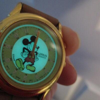 Light Up Mickey Mouse Watch With New Battery