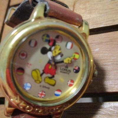 Mickey & Minnie Mouse Watches New Batteries