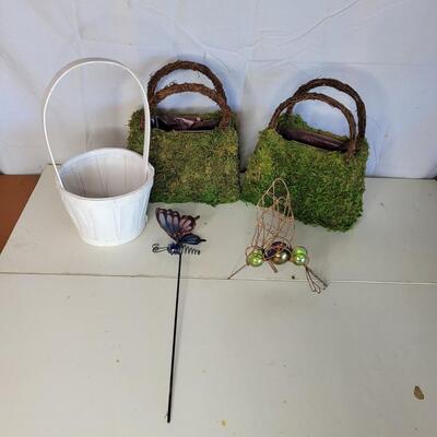OUTDOOR YARD DECOR ASSORTMENT