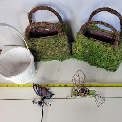 OUTDOOR YARD DECOR ASSORTMENT