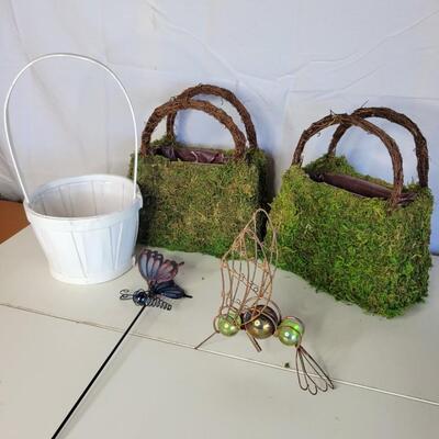 OUTDOOR YARD DECOR ASSORTMENT