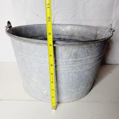 VINTAGE GALVANIZED METAL PAIL