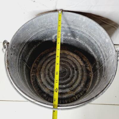 VINTAGE GALVANIZED METAL PAIL