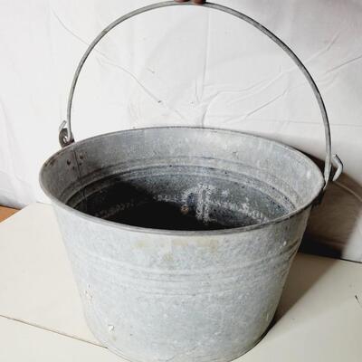 VINTAGE GALVANIZED METAL PAIL