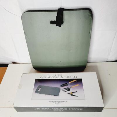 NEW GARDENING TOOLS KIT WITH EXTRA PAD