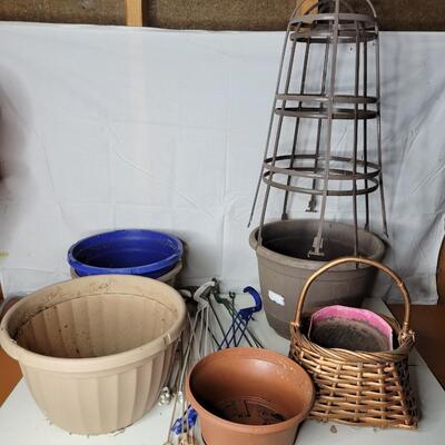 ASSORTMENT OF POTS #4