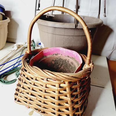 ASSORTMENT OF POTS #4