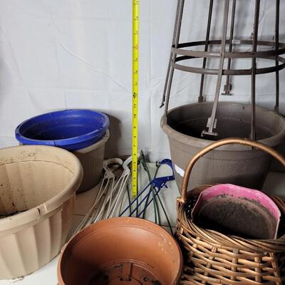 ASSORTMENT OF POTS #4
