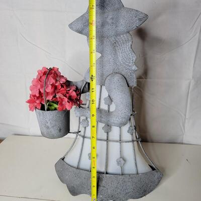 OUTDOOR METAL GIRL DECOR