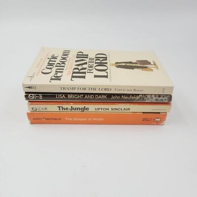 VINTAGE ASSORTMENT OF BOOKS