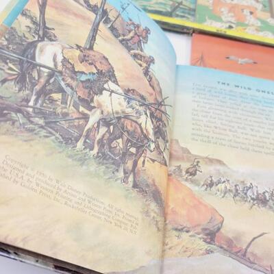 BEAUTIFULLY ILLISTRATED WALT DISNEY VINTAGE GOLDEN READING BOOK BUNDLE