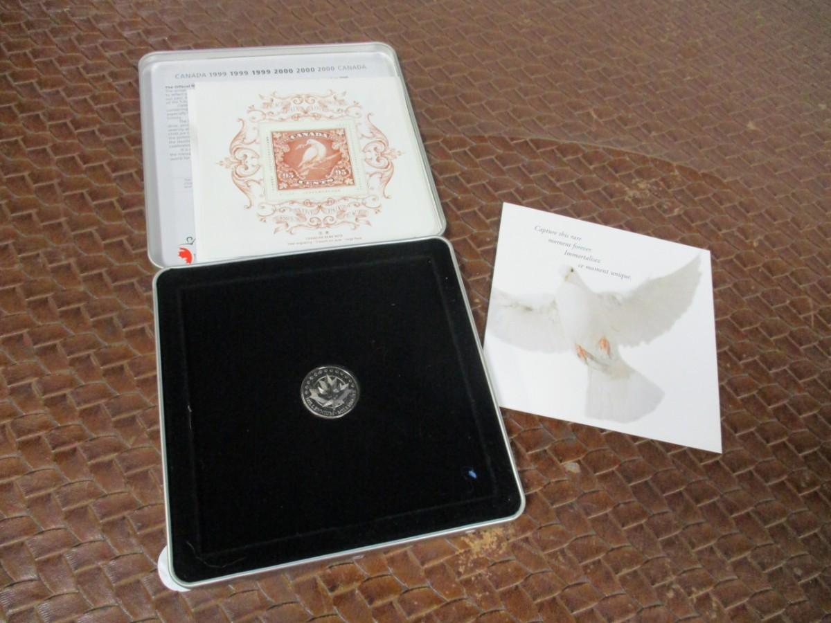 Canada Official Millennium Keepsake Coin & Stamp