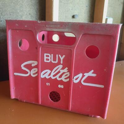 VINTAGE SEALTEST PLASTIC CRATE