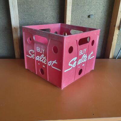 VINTAGE SEALTEST PLASTIC CRATE