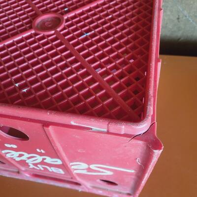VINTAGE SEALTEST PLASTIC CRATE